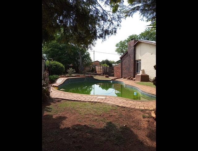 6 BEDROOM HOUSE FOR SALE IN CASSELDALE